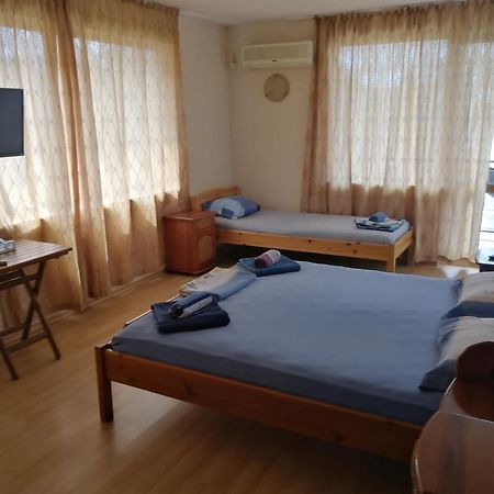 Guest House "Zora - Sarafovo" ブルガス エクステリア 写真