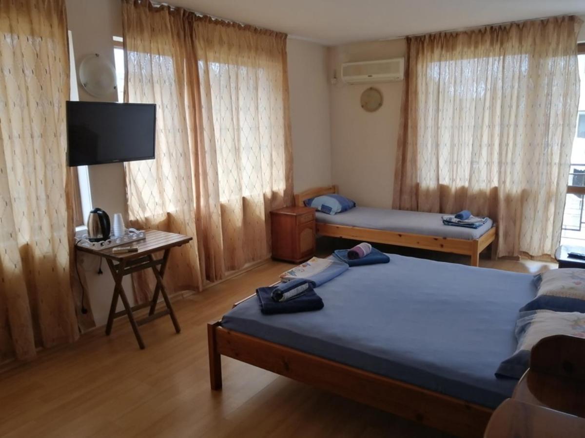 Guest House "Zora - Sarafovo" ブルガス エクステリア 写真