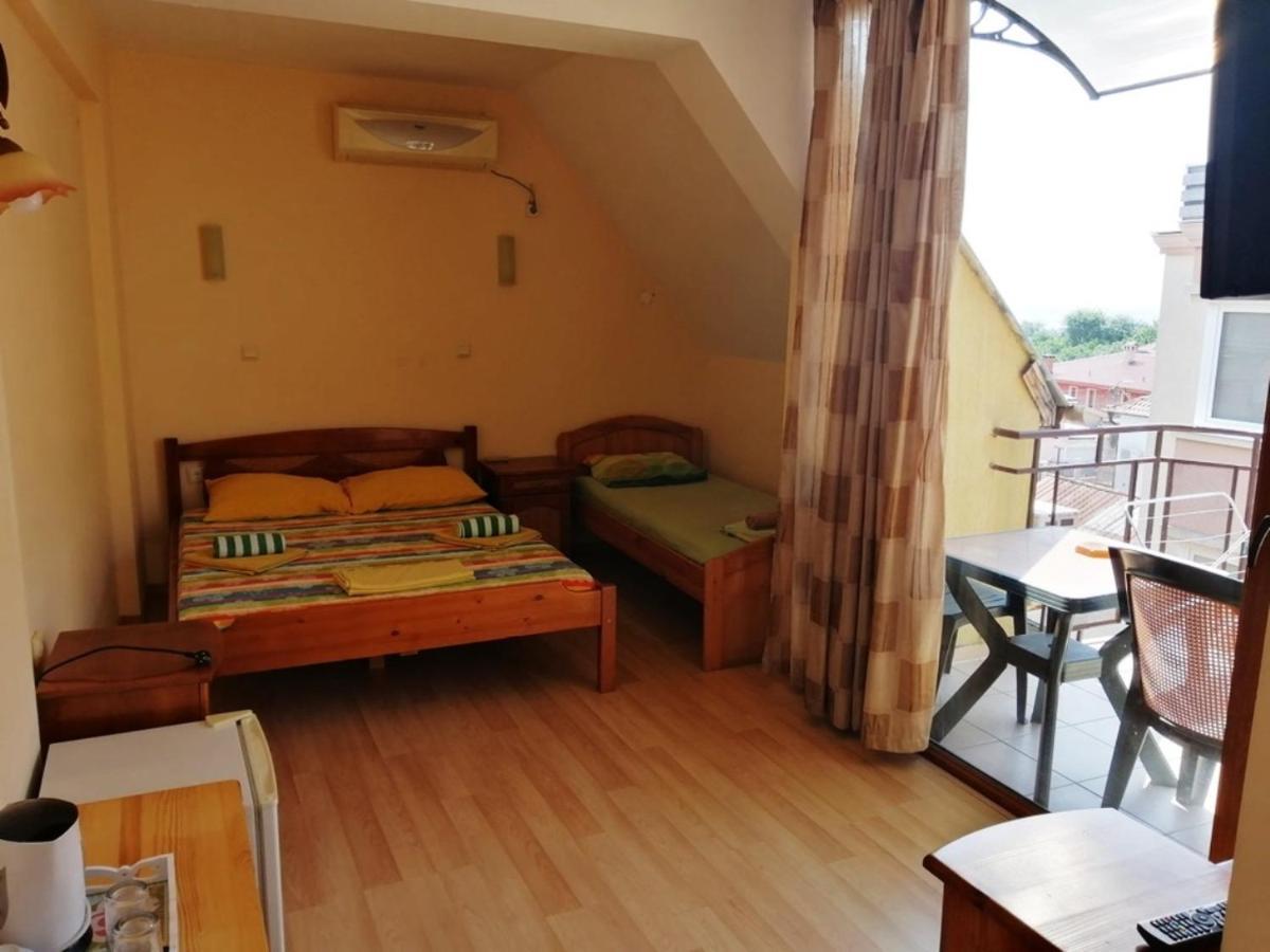 Guest House "Zora - Sarafovo" ブルガス エクステリア 写真