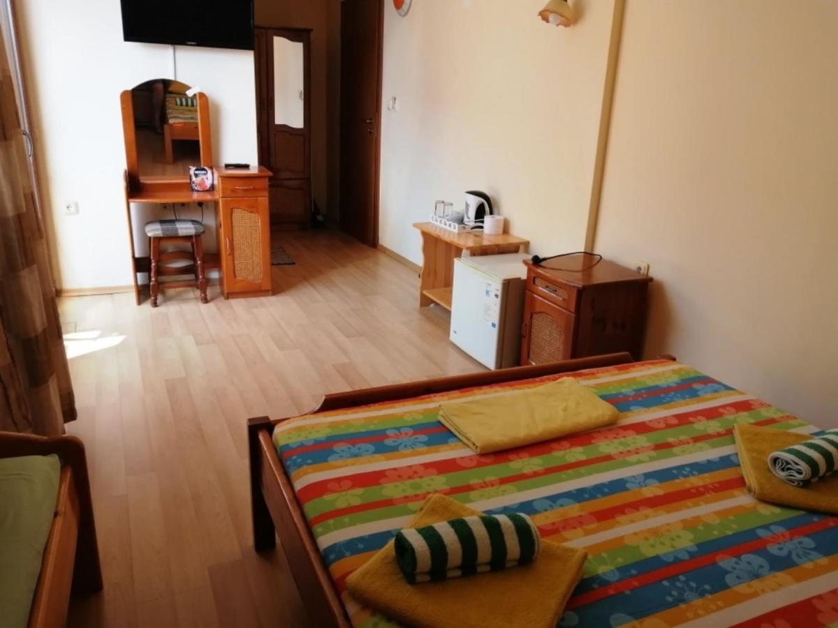 Guest House "Zora - Sarafovo" ブルガス エクステリア 写真