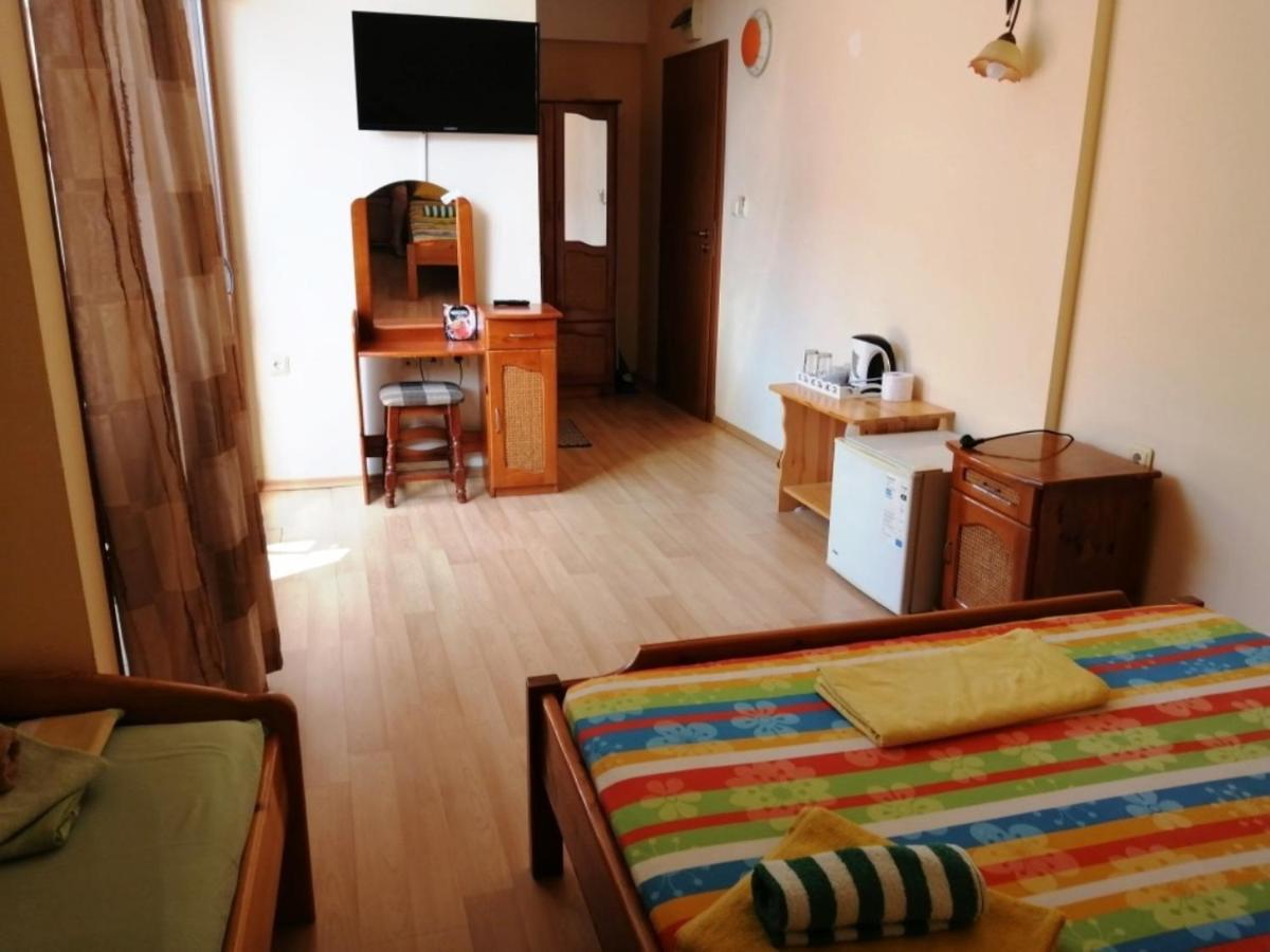 Guest House "Zora - Sarafovo" ブルガス エクステリア 写真
