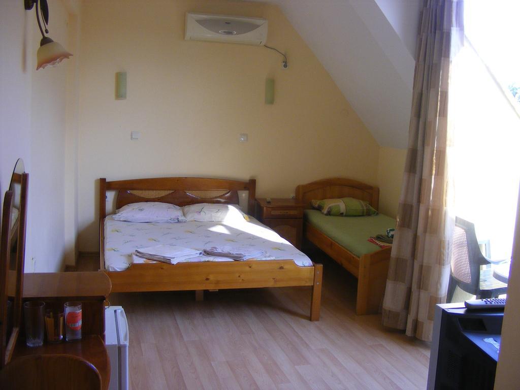 Guest House "Zora - Sarafovo" ブルガス エクステリア 写真