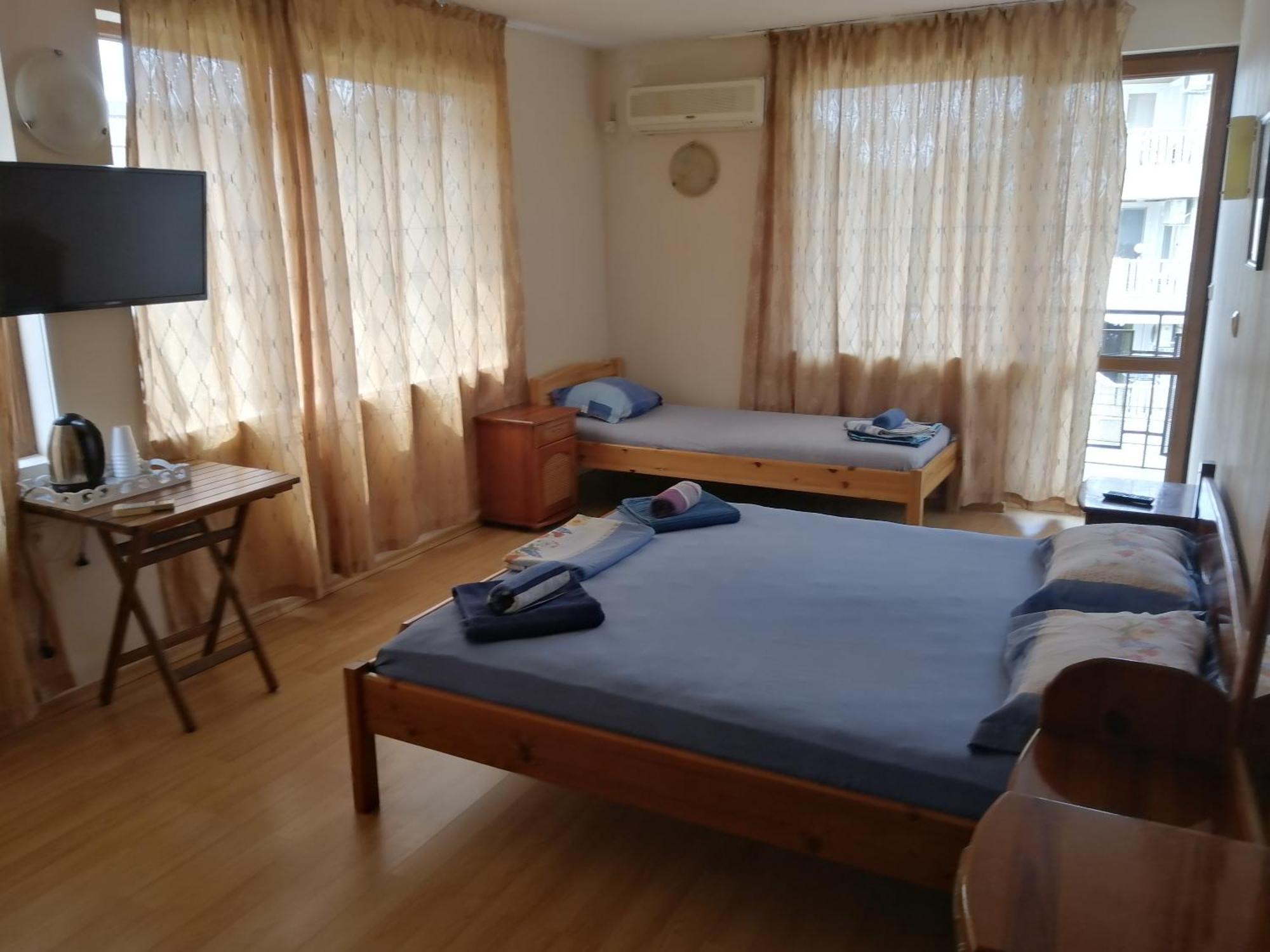 Guest House "Zora - Sarafovo" ブルガス エクステリア 写真